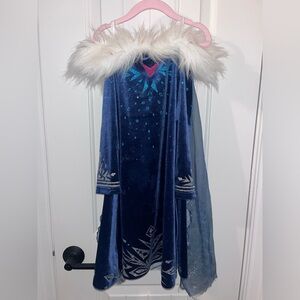 Gently worn! Size 3T girls Elsa Frozen dress